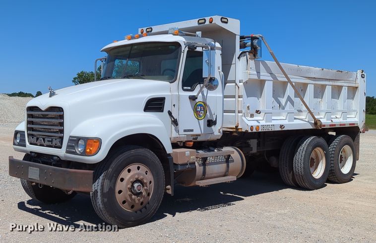 image for item LY9308 2004 Mack CV713 Granite  dump truck