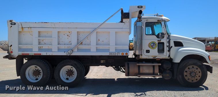 image for item LY9308 2004 Mack CV713 Granite  dump truck