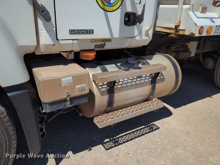 image for item LY9308 2004 Mack CV713 Granite  dump truck