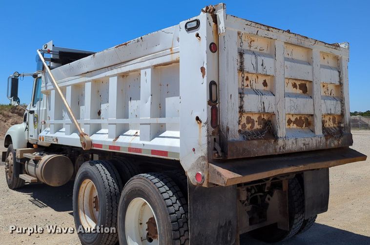 image for item LY9308 2004 Mack CV713 Granite  dump truck