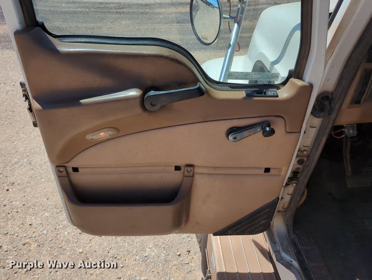 image for item LY9308 2004 Mack CV713 Granite  dump truck