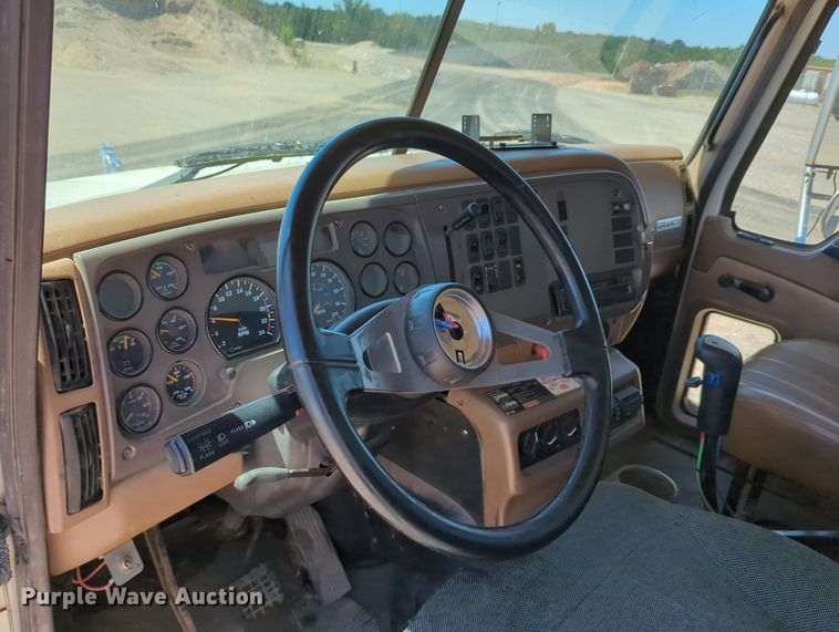 image for item LY9308 2004 Mack CV713 Granite  dump truck