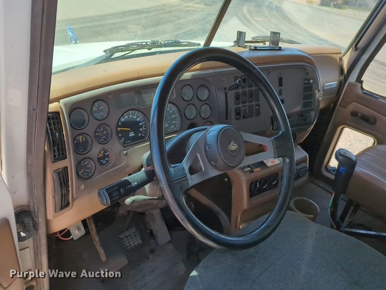 image for item LY9308 2004 Mack CV713 Granite  dump truck