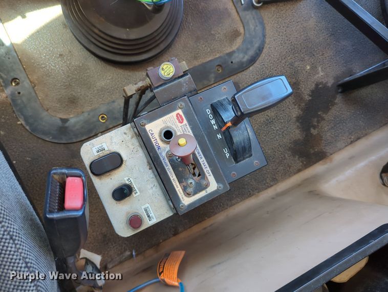 image for item LY9308 2004 Mack CV713 Granite  dump truck