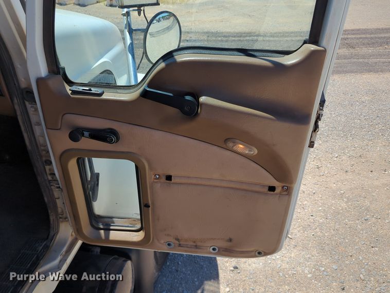 image for item LY9308 2004 Mack CV713 Granite  dump truck