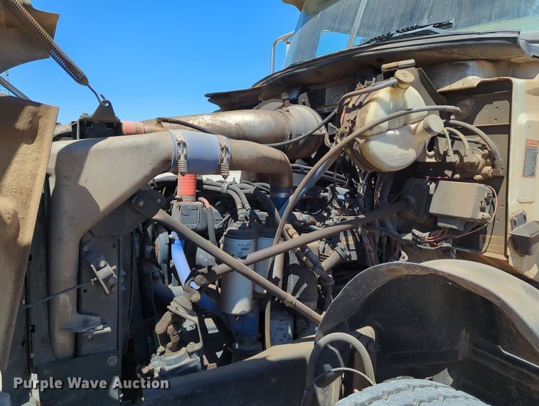 image for item LY9308 2004 Mack CV713 Granite  dump truck