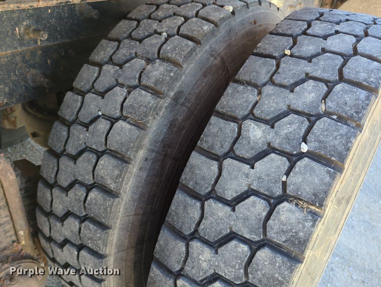 image for item LY9308 2004 Mack CV713 Granite  dump truck