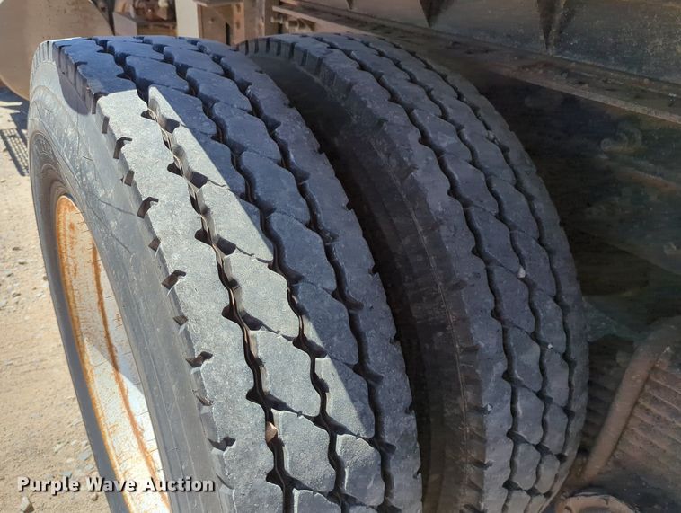 image for item LY9308 2004 Mack CV713 Granite  dump truck