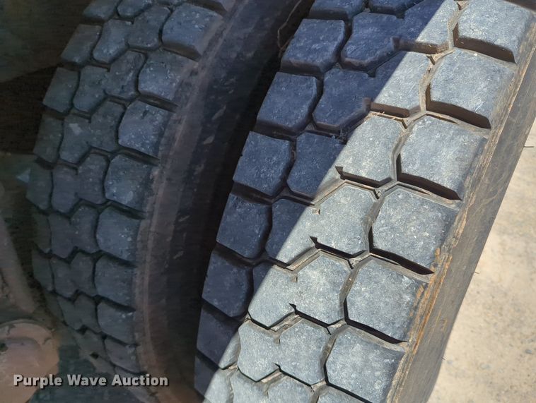 image for item LY9308 2004 Mack CV713 Granite  dump truck