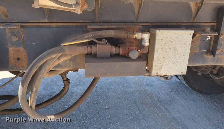 image for item LY9308 2004 Mack CV713 Granite  dump truck