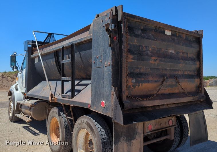 image for item LY9309 2007 Sterling LT8500  dump truck