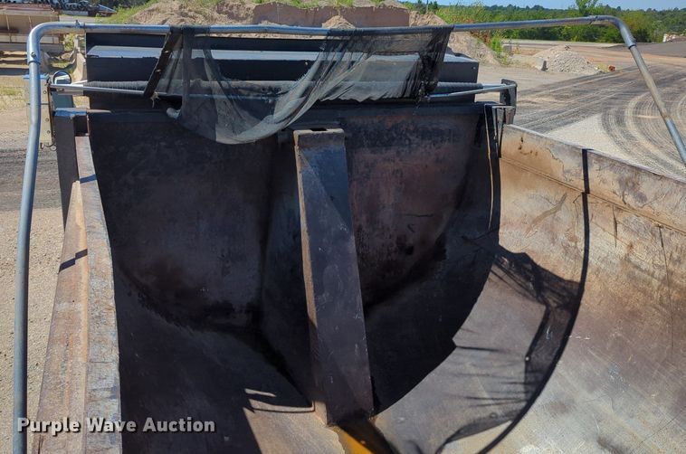 image for item LY9309 2007 Sterling LT8500  dump truck