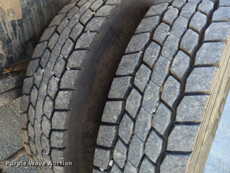 image for item LY9309 2007 Sterling LT8500  dump truck