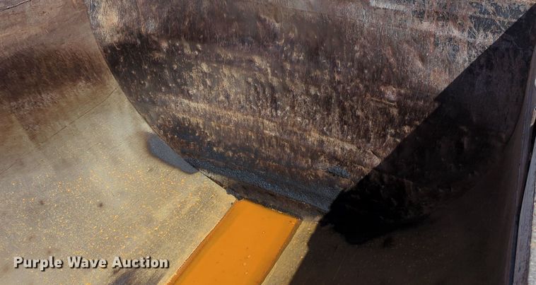 image for item LY9310 2007 Sterling LT8500  dump truck