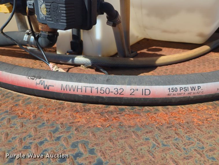 image for item LY9311 1985 Ford F700 flatbed truck