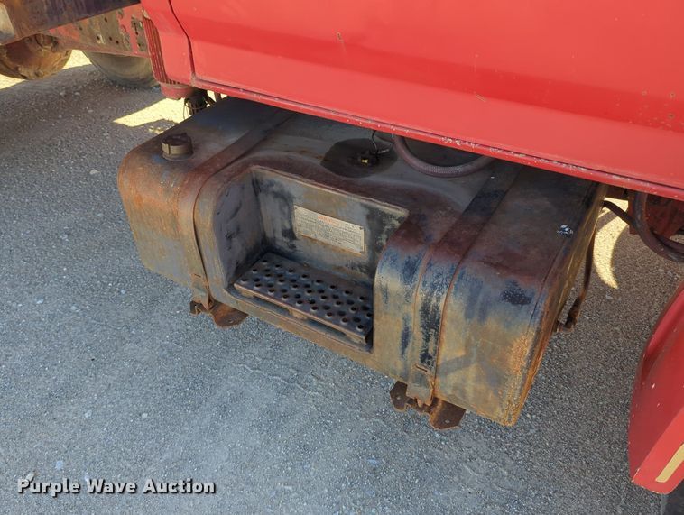 image for item LY9311 1985 Ford F700 flatbed truck