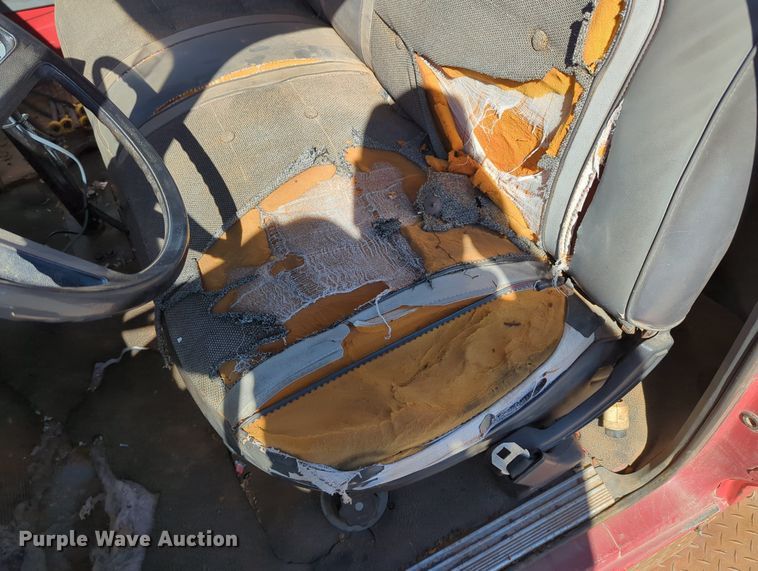 image for item LY9311 1985 Ford F700 flatbed truck