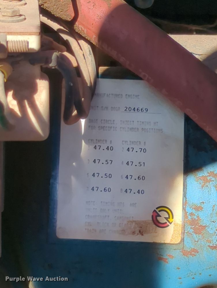 image for item LY9311 1985 Ford F700 flatbed truck