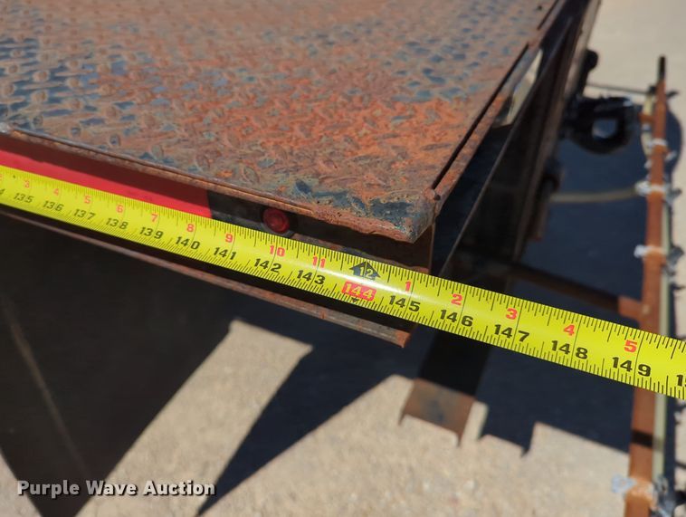 image for item LY9311 1985 Ford F700 flatbed truck