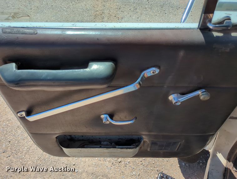 image for item LY9312 1988 Ford L9000 winch truck