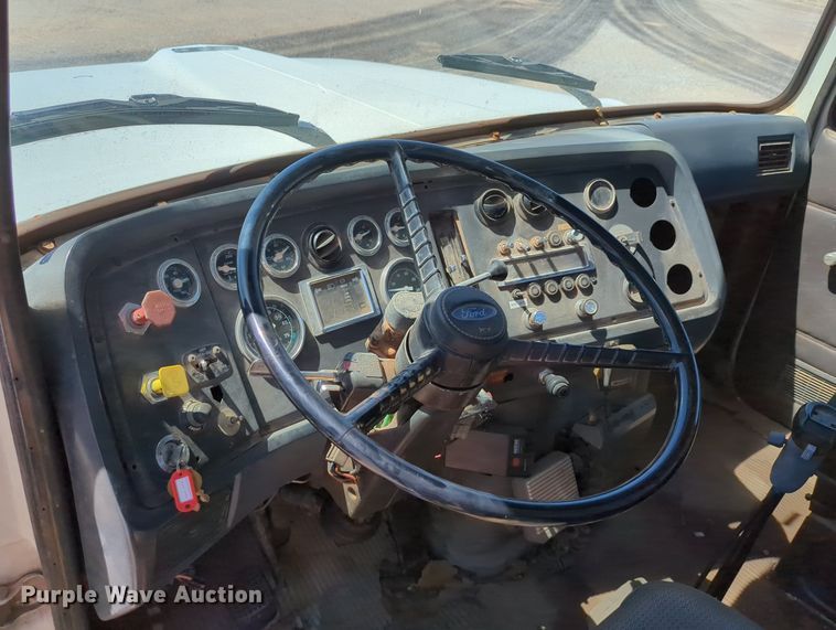 image for item LY9312 1988 Ford L9000 winch truck