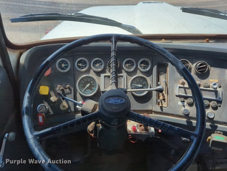 image for item LY9312 1988 Ford L9000 winch truck