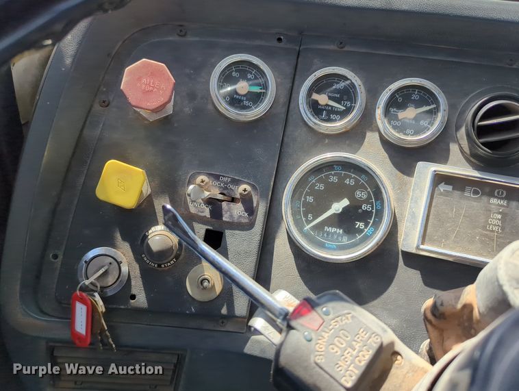 image for item LY9312 1988 Ford L9000 winch truck