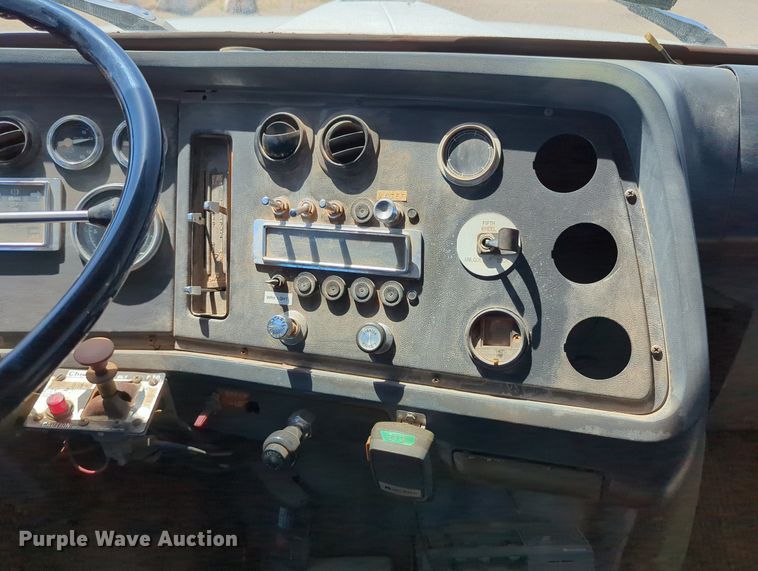 image for item LY9312 1988 Ford L9000 winch truck