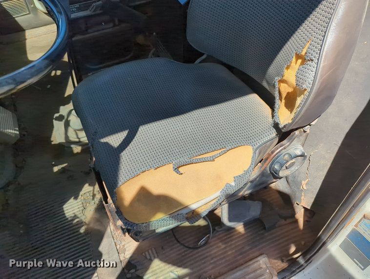 image for item LY9312 1988 Ford L9000 winch truck