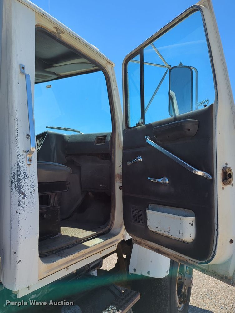 image for item LY9312 1988 Ford L9000 winch truck