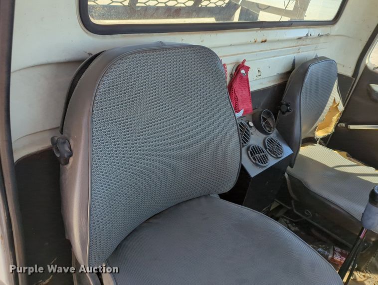 image for item LY9312 1988 Ford L9000 winch truck