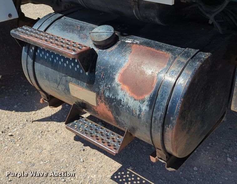 image for item LY9312 1988 Ford L9000 winch truck