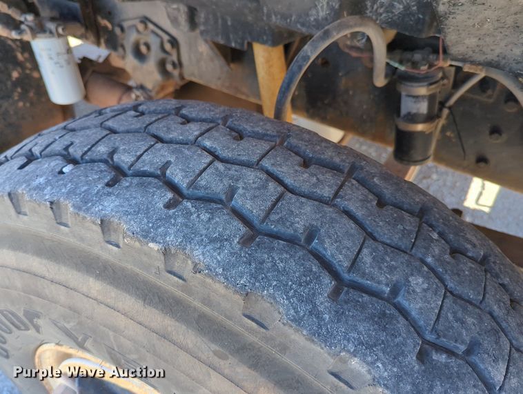 image for item LY9312 1988 Ford L9000 winch truck