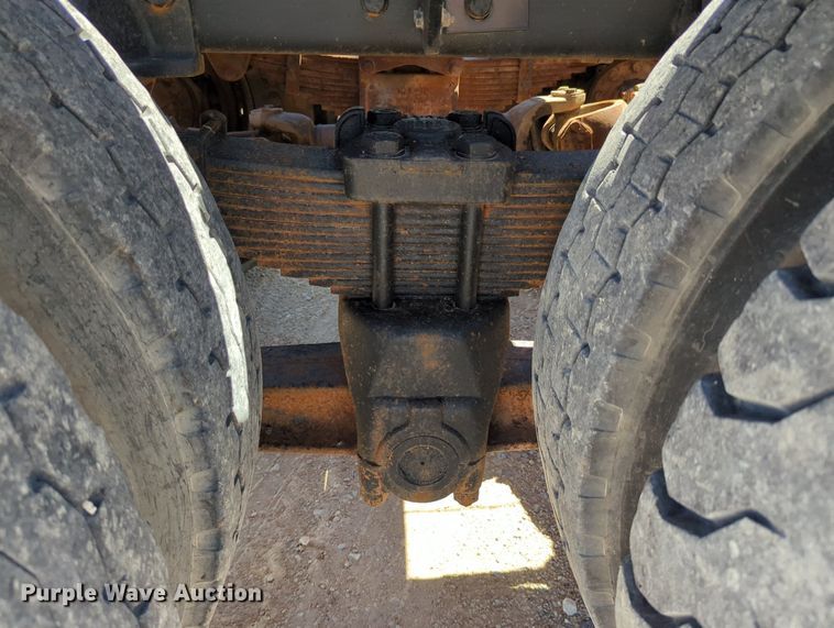 image for item LY9312 1988 Ford L9000 winch truck