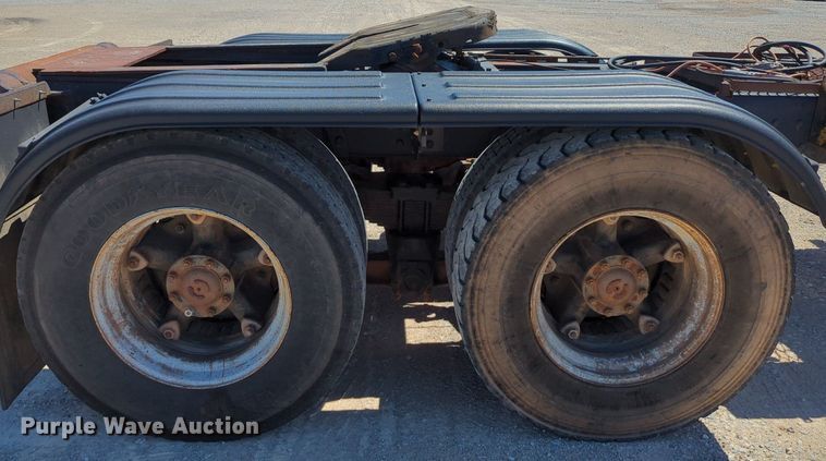 image for item LY9312 1988 Ford L9000 winch truck