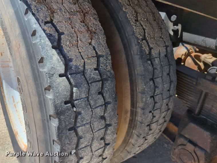 image for item LY9312 1988 Ford L9000 winch truck