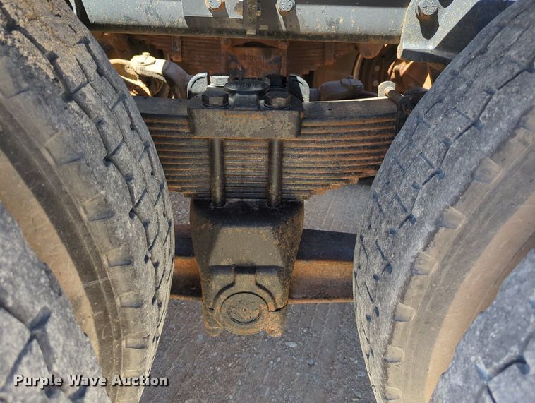 image for item LY9312 1988 Ford L9000 winch truck