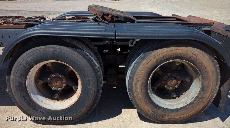 image for item LY9312 1988 Ford L9000 winch truck