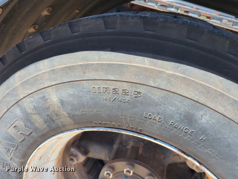 image for item LY9312 1988 Ford L9000 winch truck