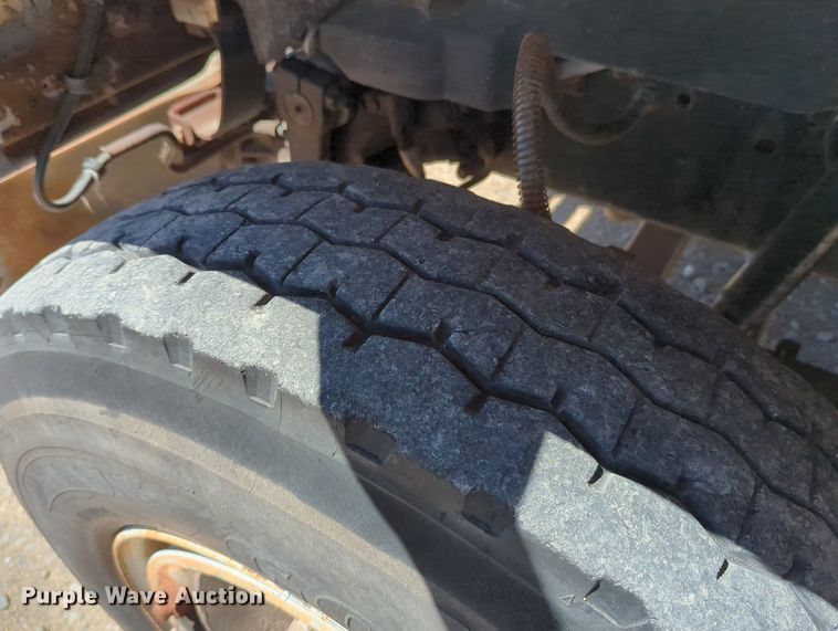 image for item LY9312 1988 Ford L9000 winch truck