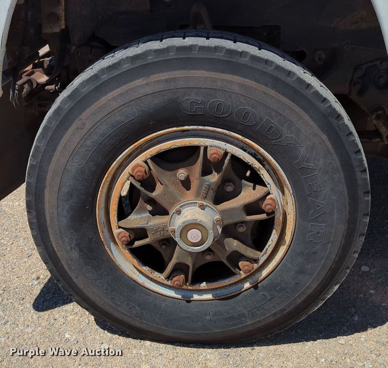 image for item LY9312 1988 Ford L9000 winch truck