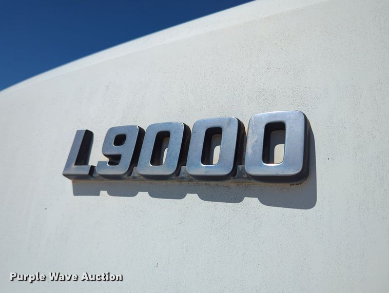 image for item LY9312 1988 Ford L9000 winch truck