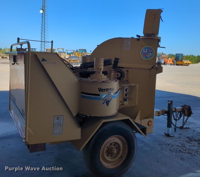 image for item LY9314 1997 Vermeer 1250BC  wood chipper