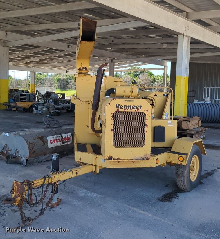 image for item LY9314 1997 Vermeer 1250BC  wood chipper