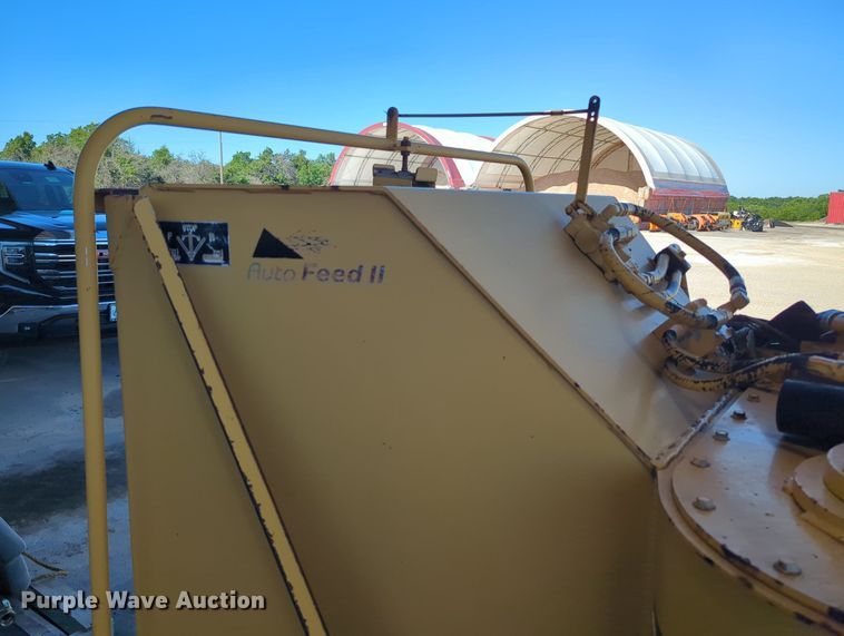 image for item LY9314 1997 Vermeer 1250BC  wood chipper