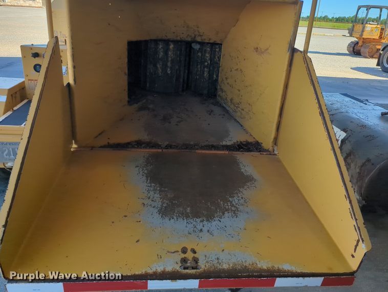 image for item LY9314 1997 Vermeer 1250BC  wood chipper