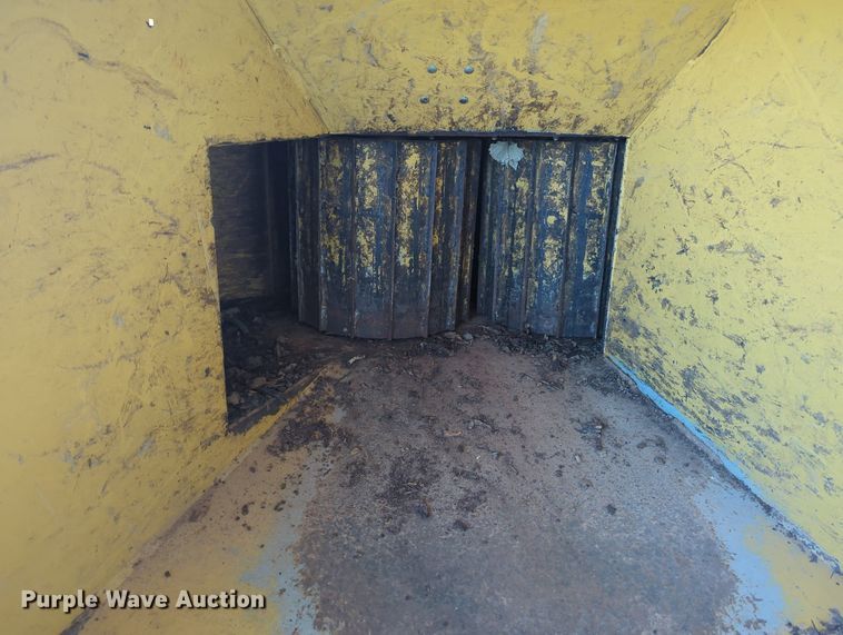 image for item LY9314 1997 Vermeer 1250BC  wood chipper