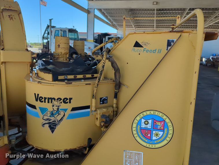 image for item LY9314 1997 Vermeer 1250BC  wood chipper