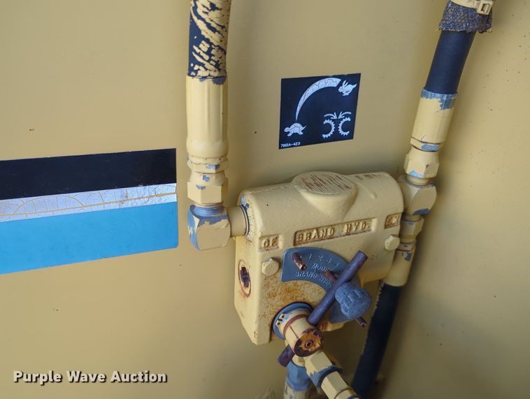 image for item LY9314 1997 Vermeer 1250BC  wood chipper