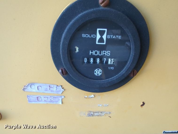 image for item LY9314 1997 Vermeer 1250BC  wood chipper